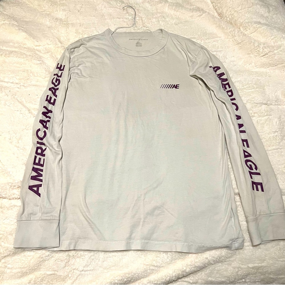 White w/ Purple lettering American Eagle Medium Longsleeve Tee.